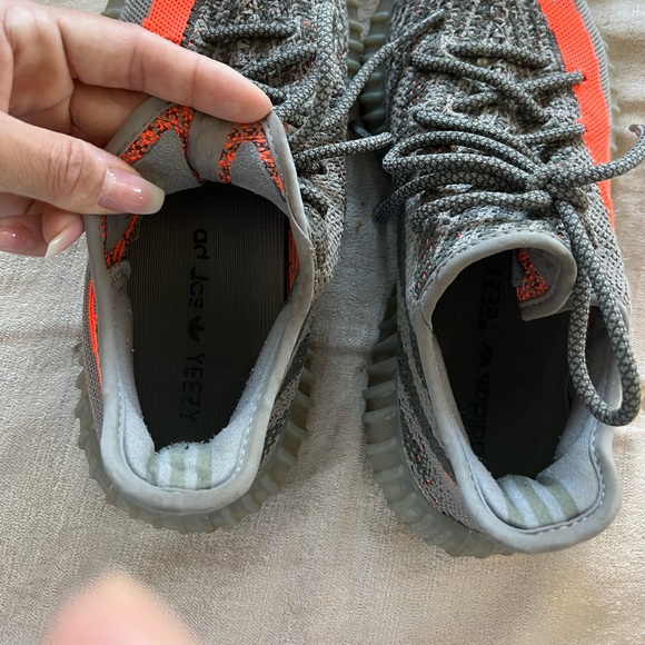 YEEZY SHOES - Picture 2 of 5